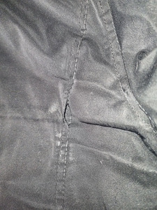 Куртка GUESS. M (4 фото из 4)