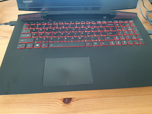LENOVO Y700-15ISK (4 foto / 6)