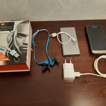 SAMSUNG J3 + AKUPANK + JBL KÕRVAKAD