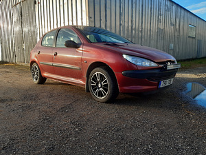 2002 PEUGEOT 206 1.1 (1 фото из 8)