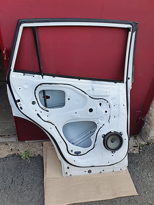 TOYOTA RAV4 uksed 2013-2019 (3 foto / 4)