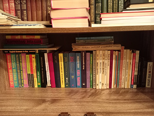 Книги (3 фото из 6)