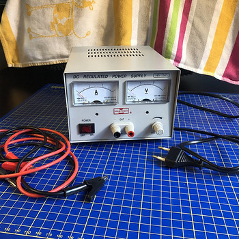Лабораторный источник питания MASTECH HY-1503 // 0...15В / 3А