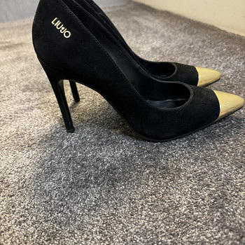 Liu Jo kingad