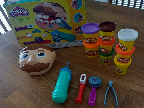 Play Doh hambaarst mäng, ilma plastiliinita