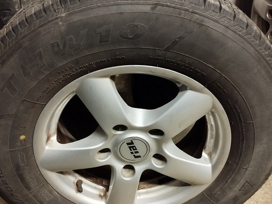 235/70 R16