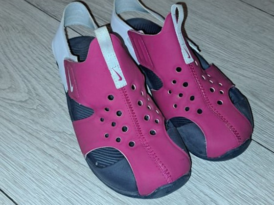 Nike sandaalid, suurus 32