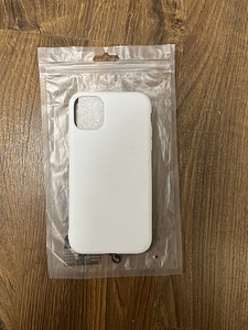 Чехлы для iPhone 11/12 (7 фото из 10)