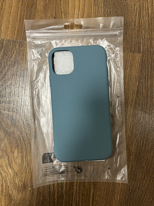Чехлы для iPhone 11/12 (10 фото из 10)