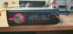 Grundig GX-30 USB/SD 4x25W 24V автомагнитола (3 фото из 3)