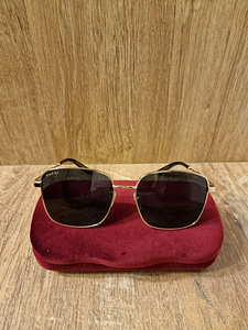 Gucci (2 foto / 3)