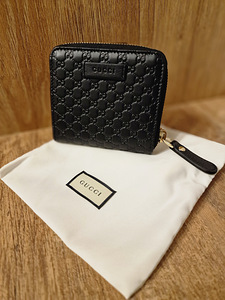 Gucci (2 foto / 2)