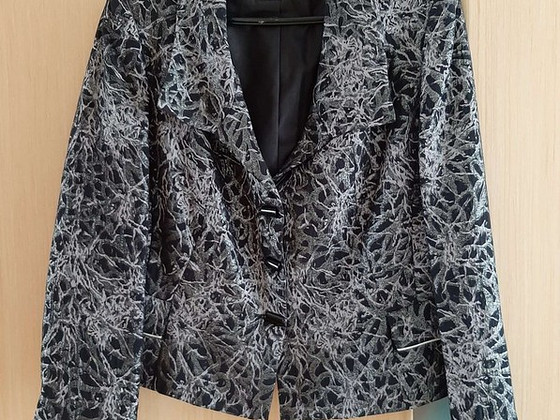 Naiste kostüüm / Women's suit