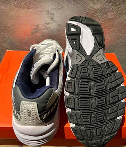 Nike Initiator (3 фото из 5)