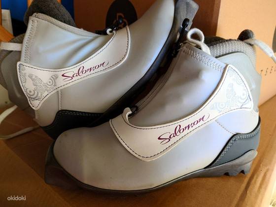Лыжные ботинки Salomon 36 размера.