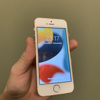iPhone se 2016 32 ГБ