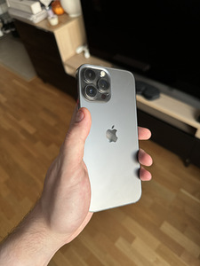 iPhone 13 Pro Max 1TB (2 foto / 8)