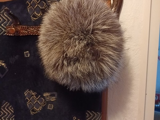 Зимняя женская шапка