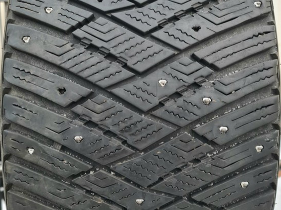R18 Goodyear 245/40/18 - 1tk