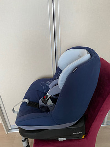 Maxi Cosi Pearl люлька + Family fix (2 фото из 5)