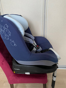 Maxi Cosi Pearl люлька + Family fix (3 фото из 5)
