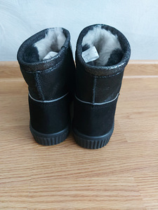 Продам угги от Bartek. (3 фото из 4)