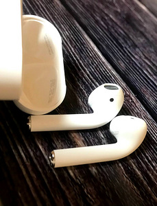 Airpods 2 Nagu ajatu klassika (2 foto / 5)