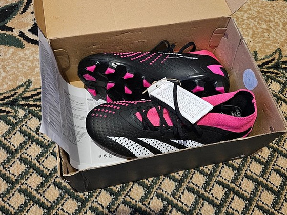 Adidas predator accuracy.2.