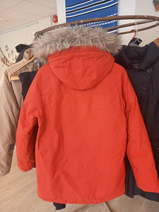 Продать куртку (1 фото из 4)