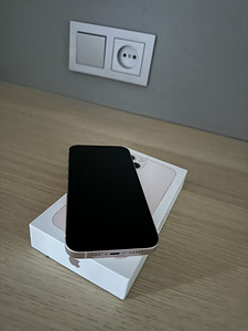 iPhone 13 128 ГБ (1 фото из 3)