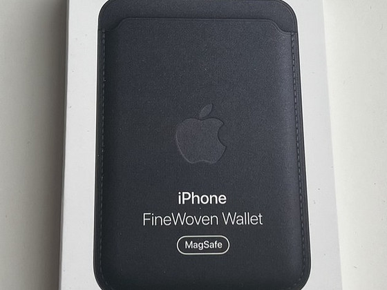 Apple iPhone FineWoven Wallet with MagSafe, Black
