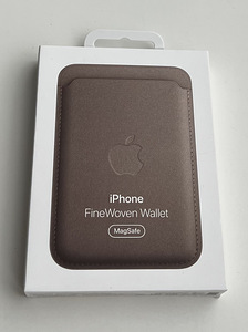 Apple iPhone FineWoven Wallet with MagSafe , Taupe (1 фото из 2)