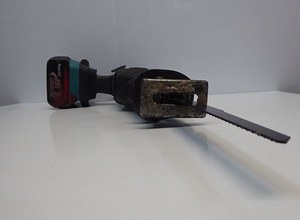 Akutiigersaag Makita DJR360Z + 2 akut 3,0 ah (9 foto / 10)