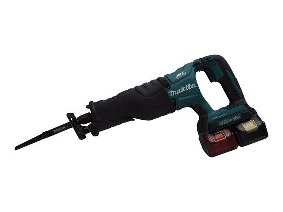 Сабельная пила Makita DJR360Z + 2 аку 3,0 Ач