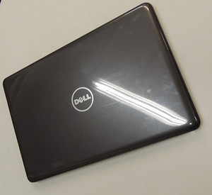 Ноутбук Dell Inspiron 5567 + Зарядка (аку не работает) (4 фото из 9)