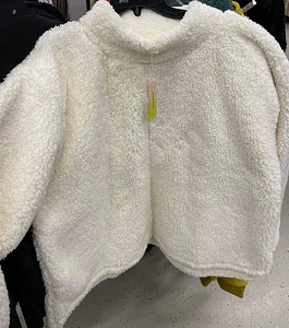 HUBANE KÕRGE KARVAGA ÖKOFLIISIST PULLOVER (1 foto / 3)