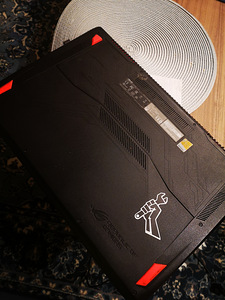 ASUS ROG STRIX GL702VM 17.3-INCH GAMING LAPTOP (1 foto / 4)