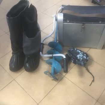 Müüa külvik, talvesaapad + kast