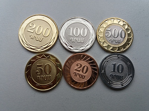 Монеты (2 фото из 2)