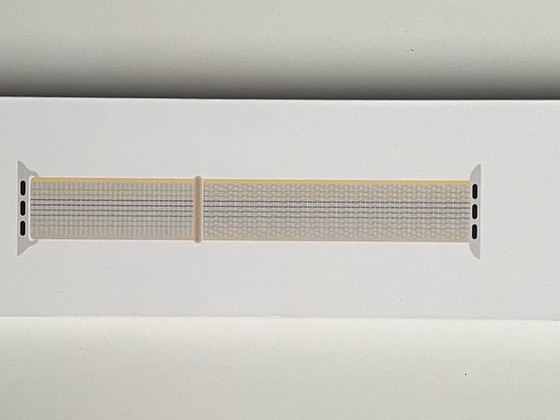 Apple Watch 41mm Sport Loop , Starlight