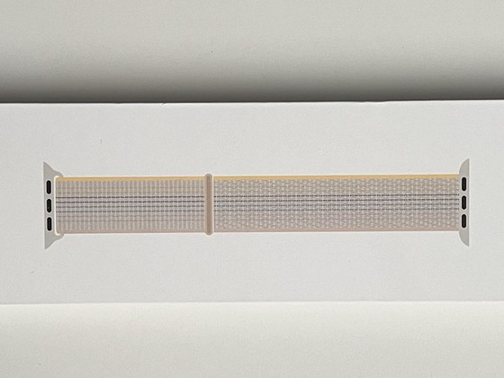 Apple Watch 45mm Sport Loop , Starlight