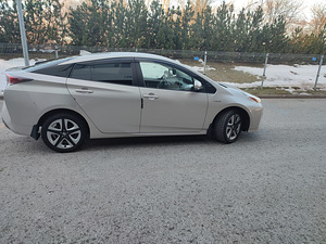 Toyota Prius (5 foto / 12)