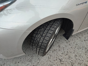 Toyota Prius (8 foto / 12)