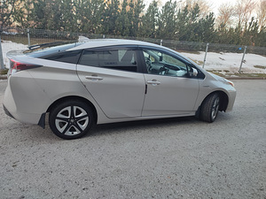 Toyota Prius (10 foto / 12)