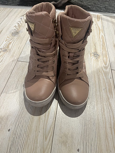 Ботинки Guess (1 фото из 3)