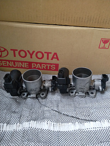 Toyota Land Cruiser 200 26100-26010 25611-51020 25612-51020 (8 foto / 8)