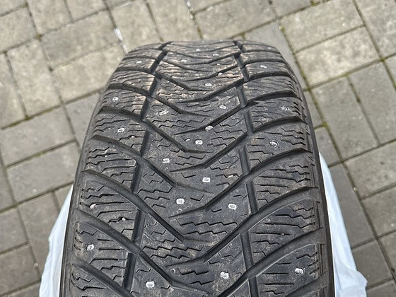 Yokohama 225/55 R17 2021 одна шина
