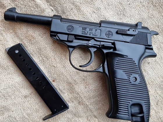 Stardipüstol BRUNI-1200 P38 8mm P.A.K. (Walther P38 koopia)
