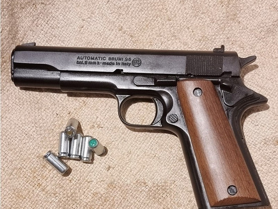 Stardipüstol BRUNI-96 (9mm P.A.K.)