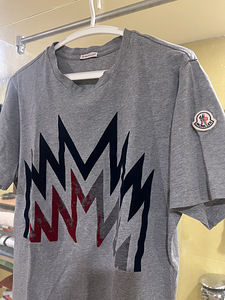 Moncler T särk (1 foto / 4)